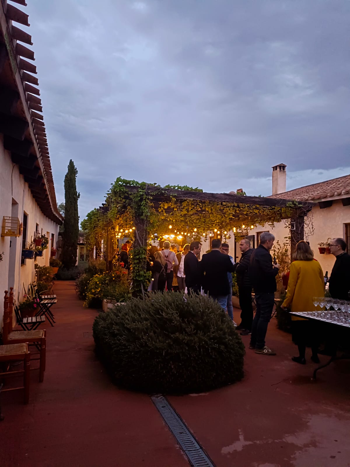 ¿ POR QUÉ UN CATERING A DOMICILIO ES MÁS CARO QUE IR A UN RESTAURANTE ?